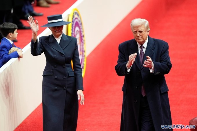 Trang phục của Tổng thống Mỹ Donald Trump và phu nhân Melania trong lễ nhậm chức hôm 20/1. Ảnh: AP